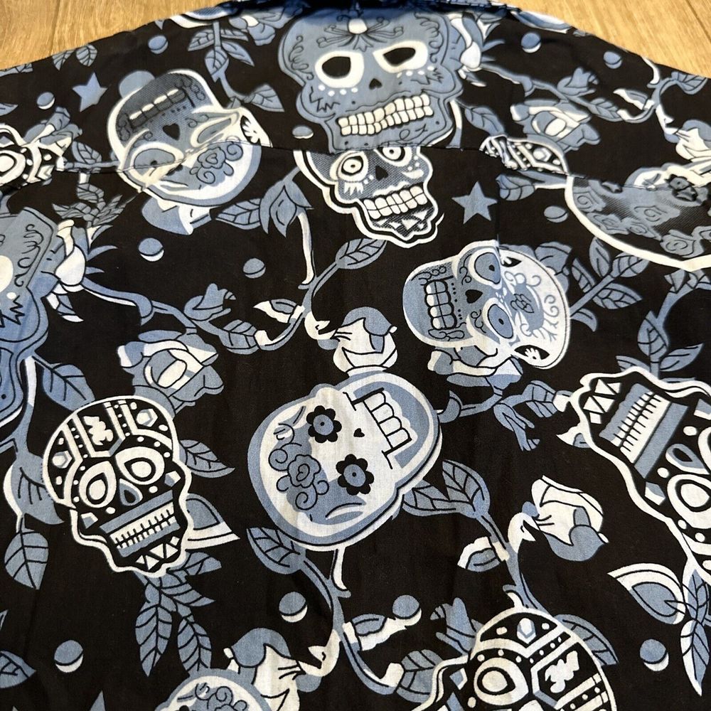 Rugby Men's Short Sleeve Button Down‎ Blue Skull Shirt Medium NEW Halloween - Picture 6 of 8